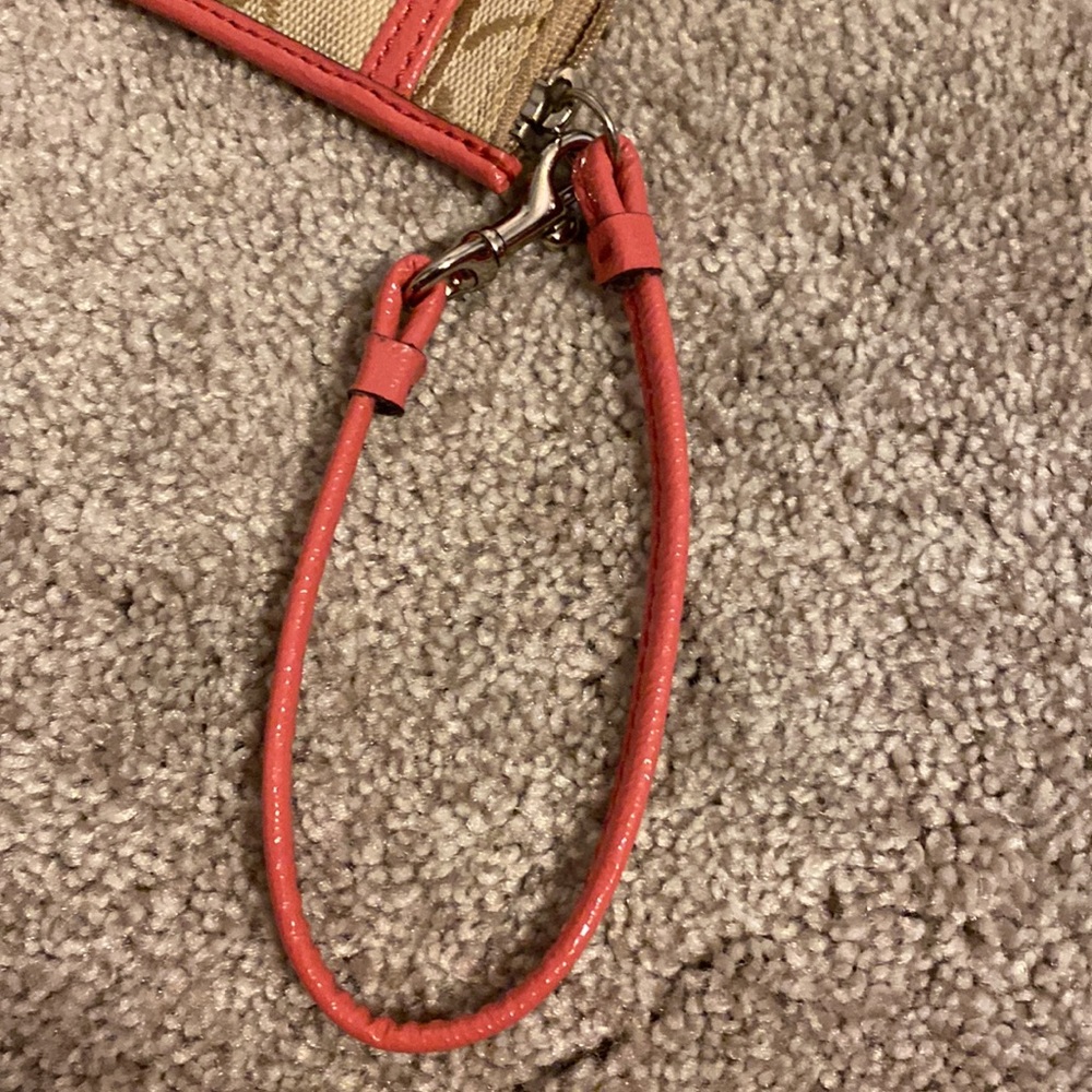 Coach wristlet - Picture 6 of 9